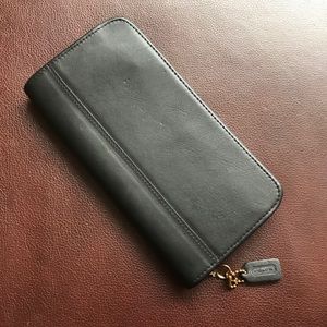 Coach Black Leather Zip Wallet